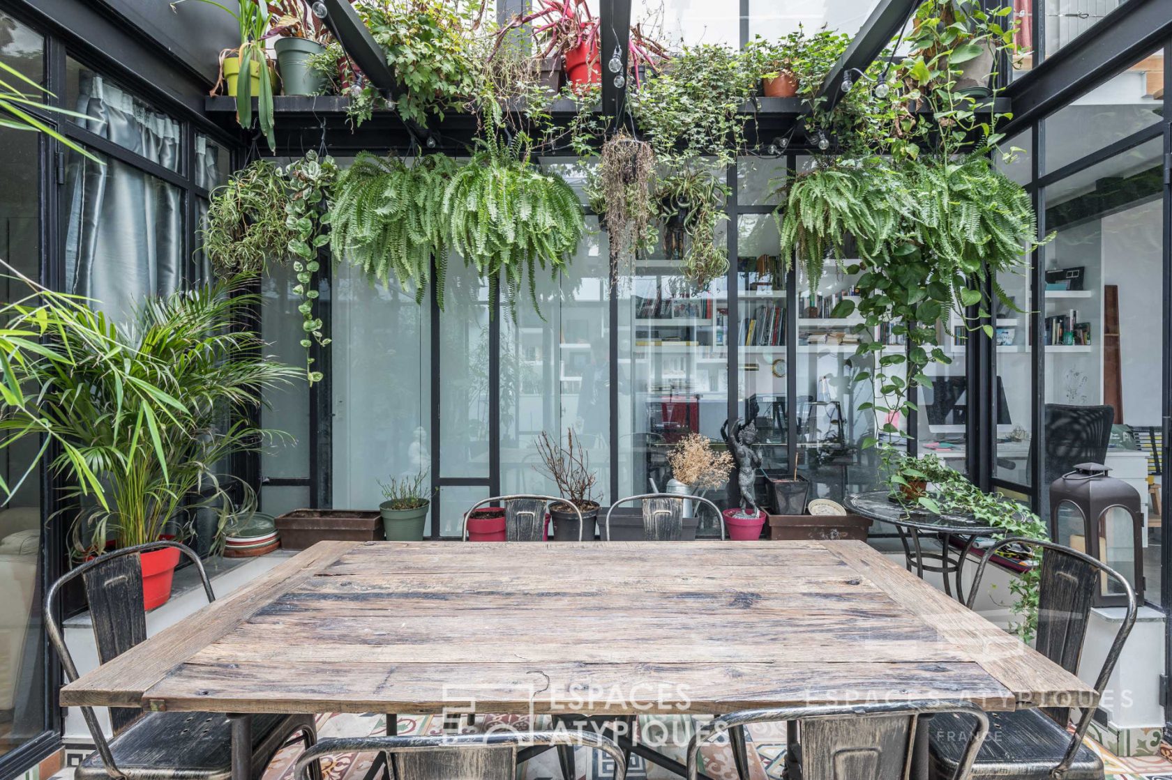 Loft with patio and terrace in a former printing factory