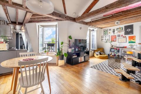 Dernier étage  lumineux avec mezzanine