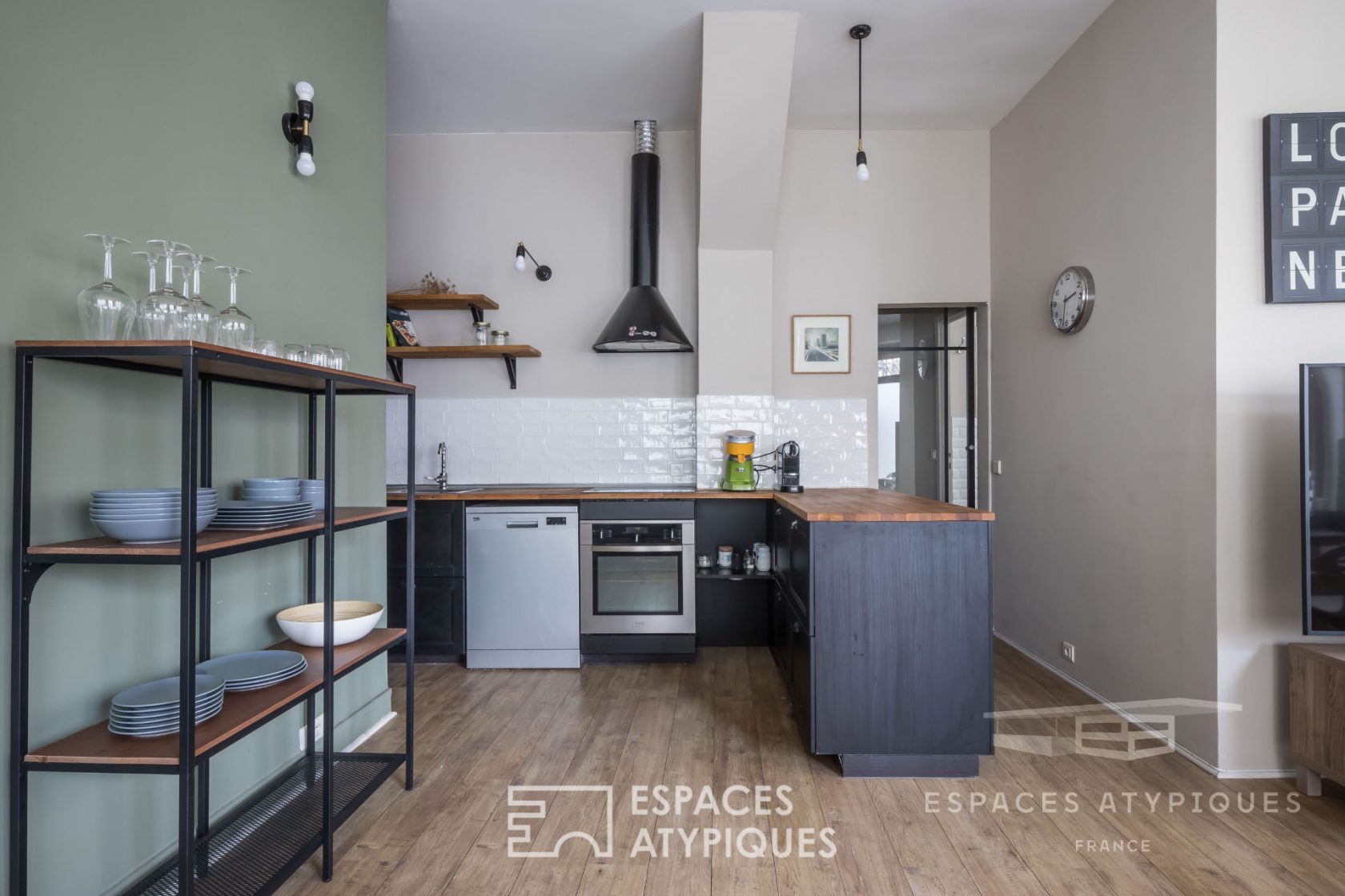 Loft in former bistro