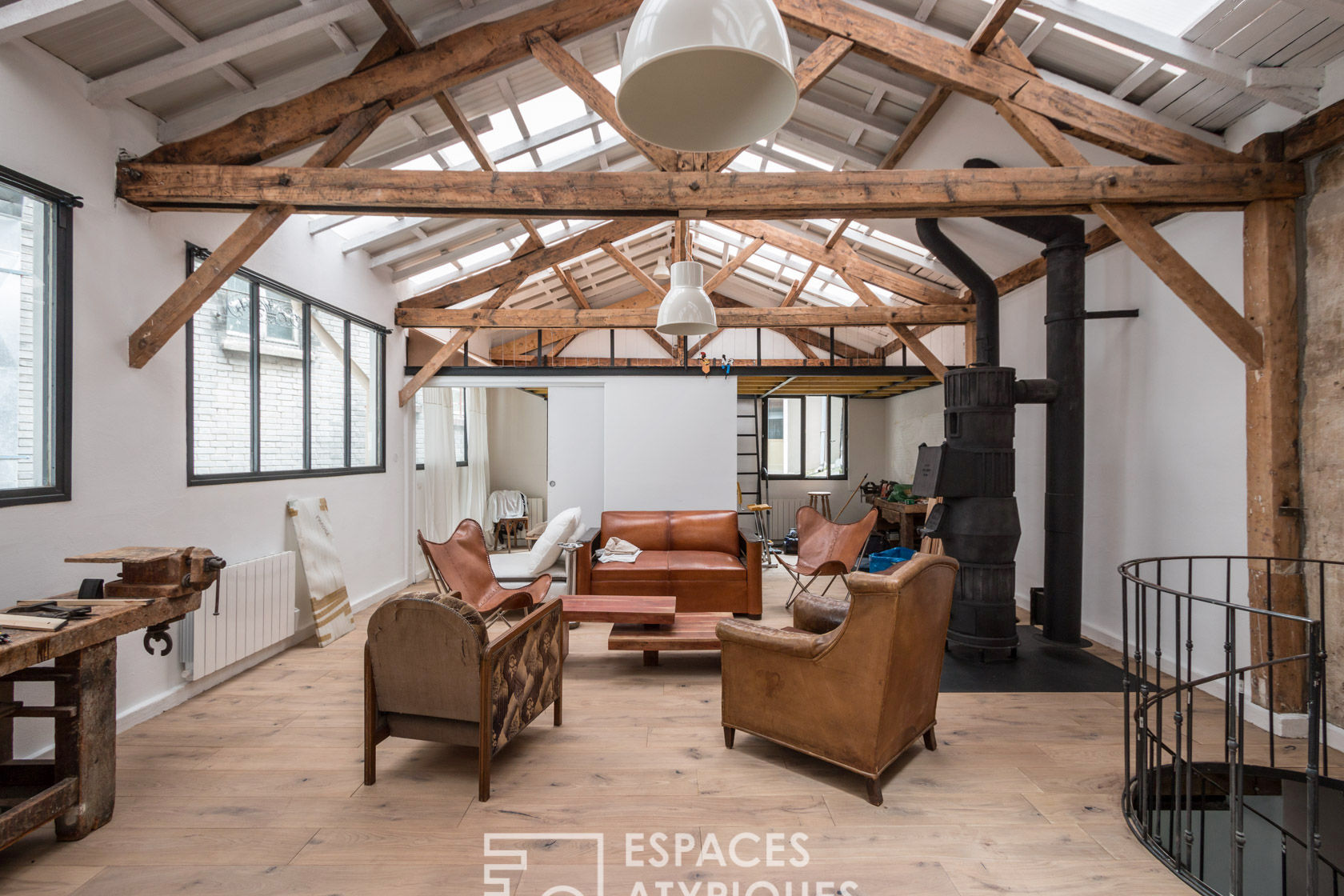 Loft avec cour dans une une ancienne menuiserie