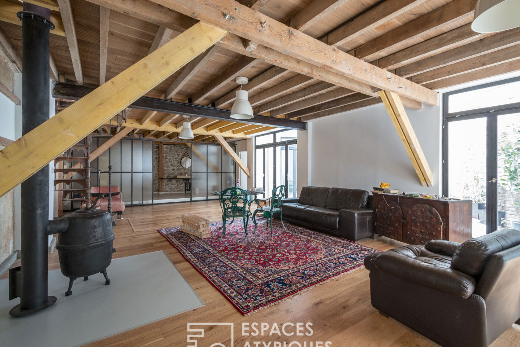 Loft with courtyard in former carpentry