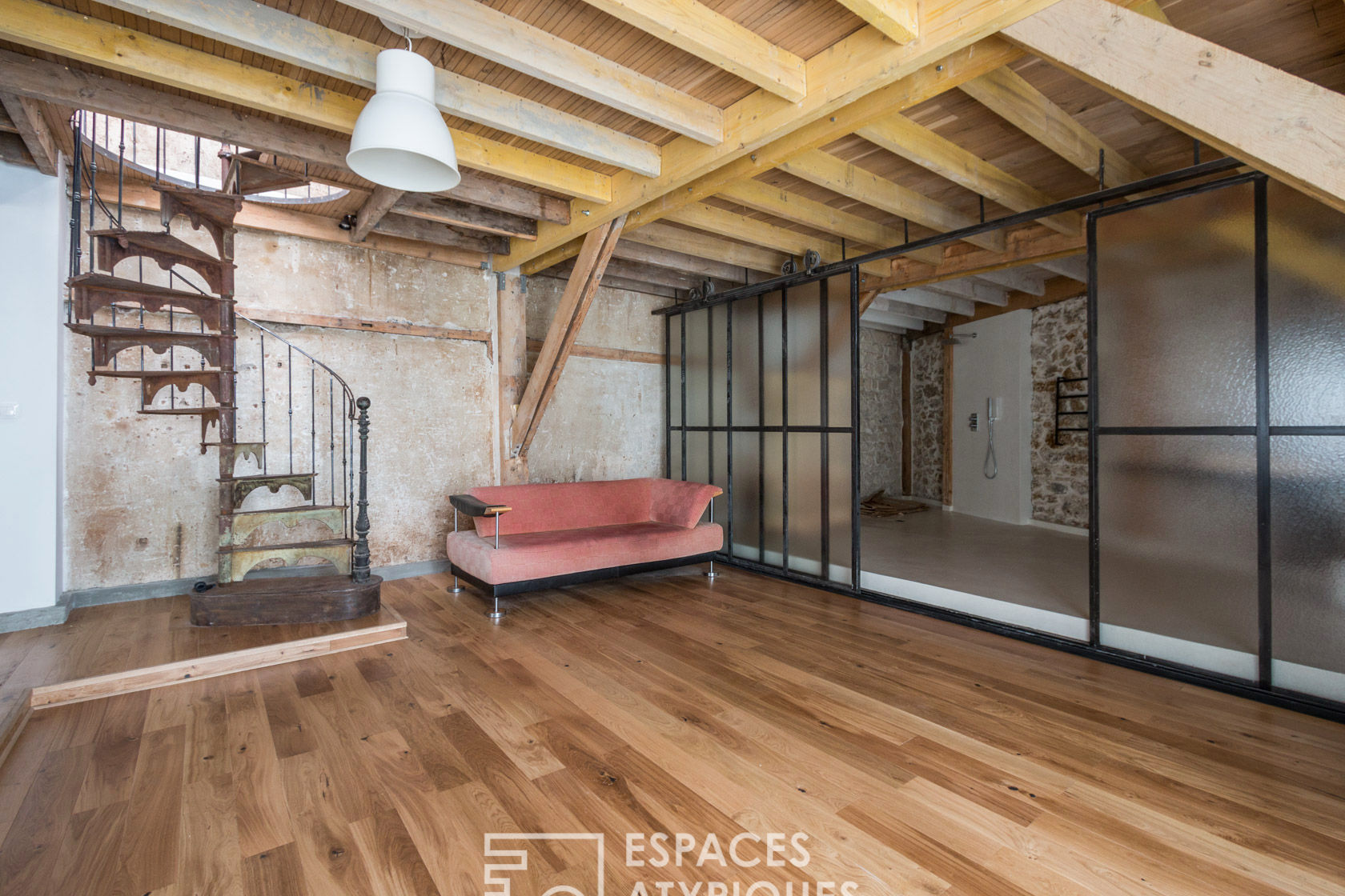 Loft with courtyard in former carpentry