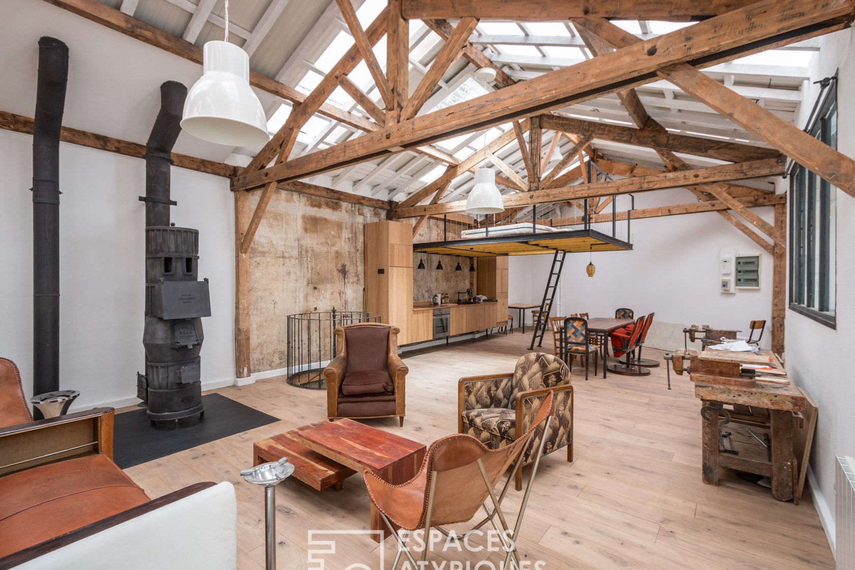 Loft with courtyard in former carpentry