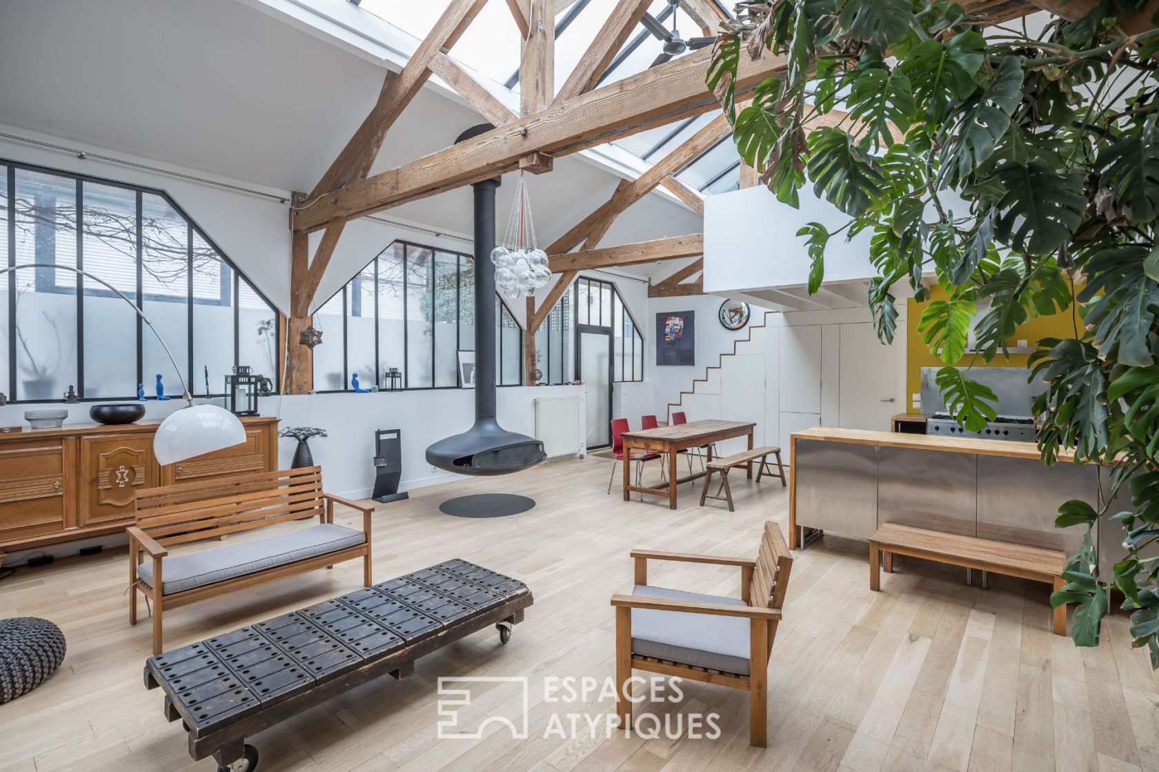 Glass roof loft with garden