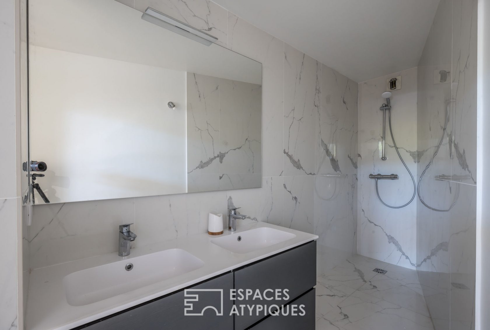 Maison d’architecte verticale avec rooftop
