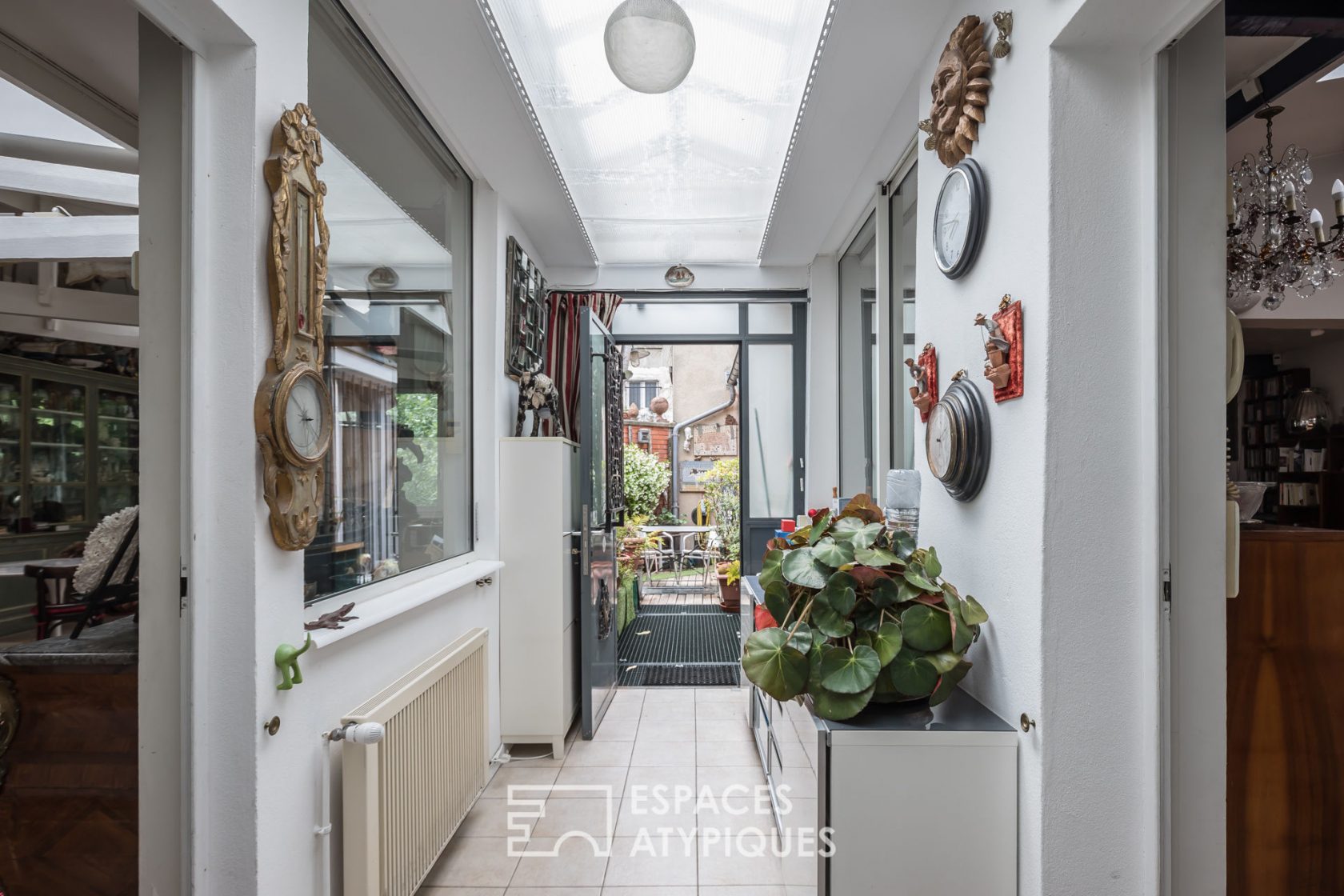 Duplex workshops in a former chocolate factory