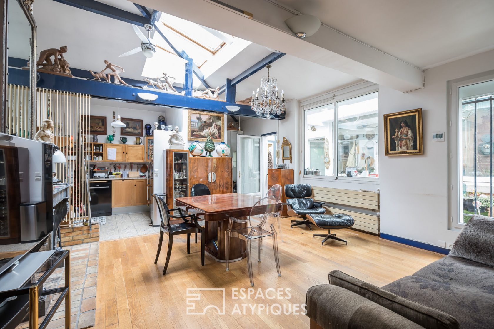 Duplex workshops in a former chocolate factory