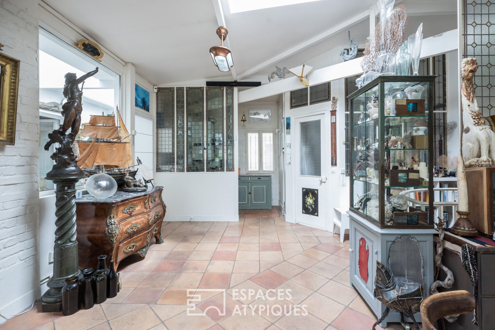 Duplex workshops in a former chocolate factory