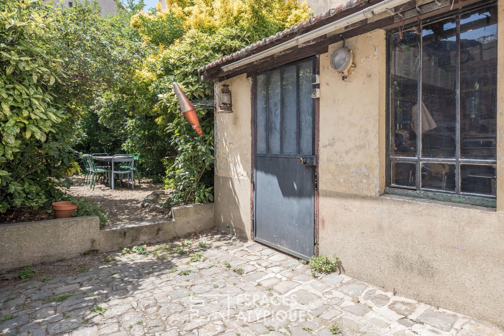 Worker’s house with garden and terrace