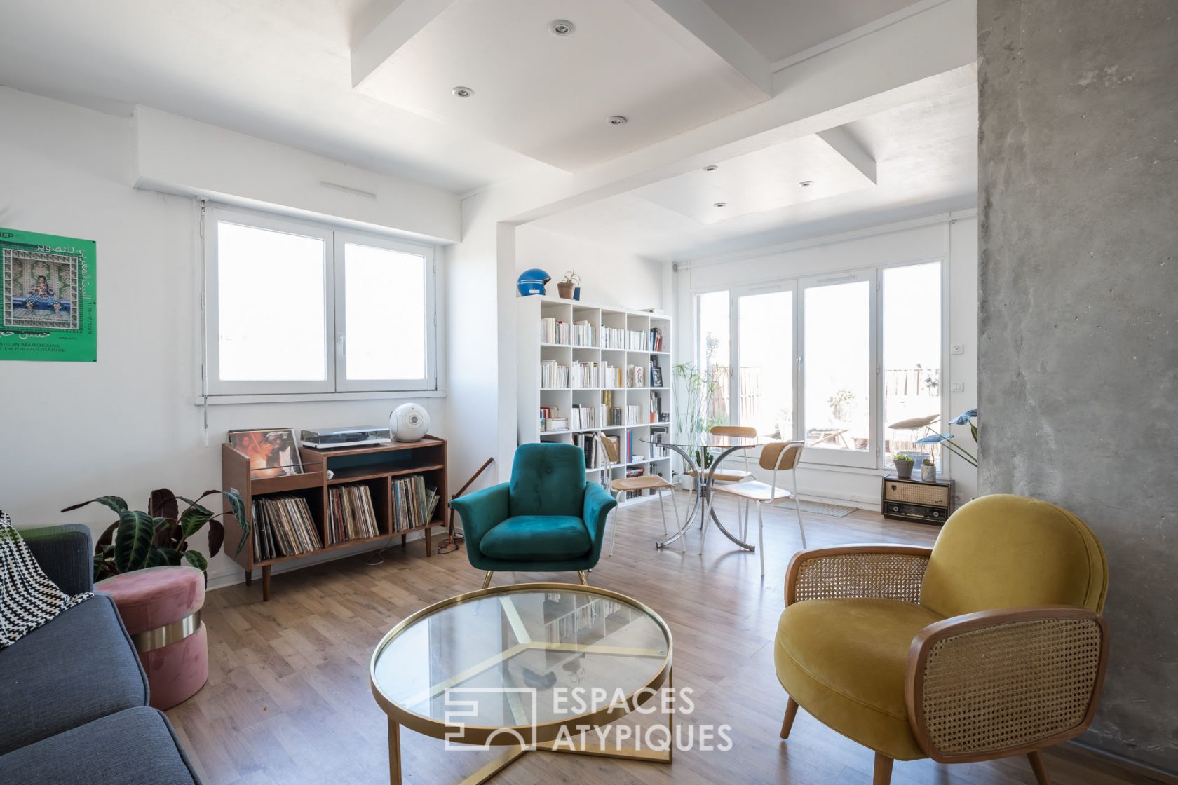 Contemporary top floor with terrace