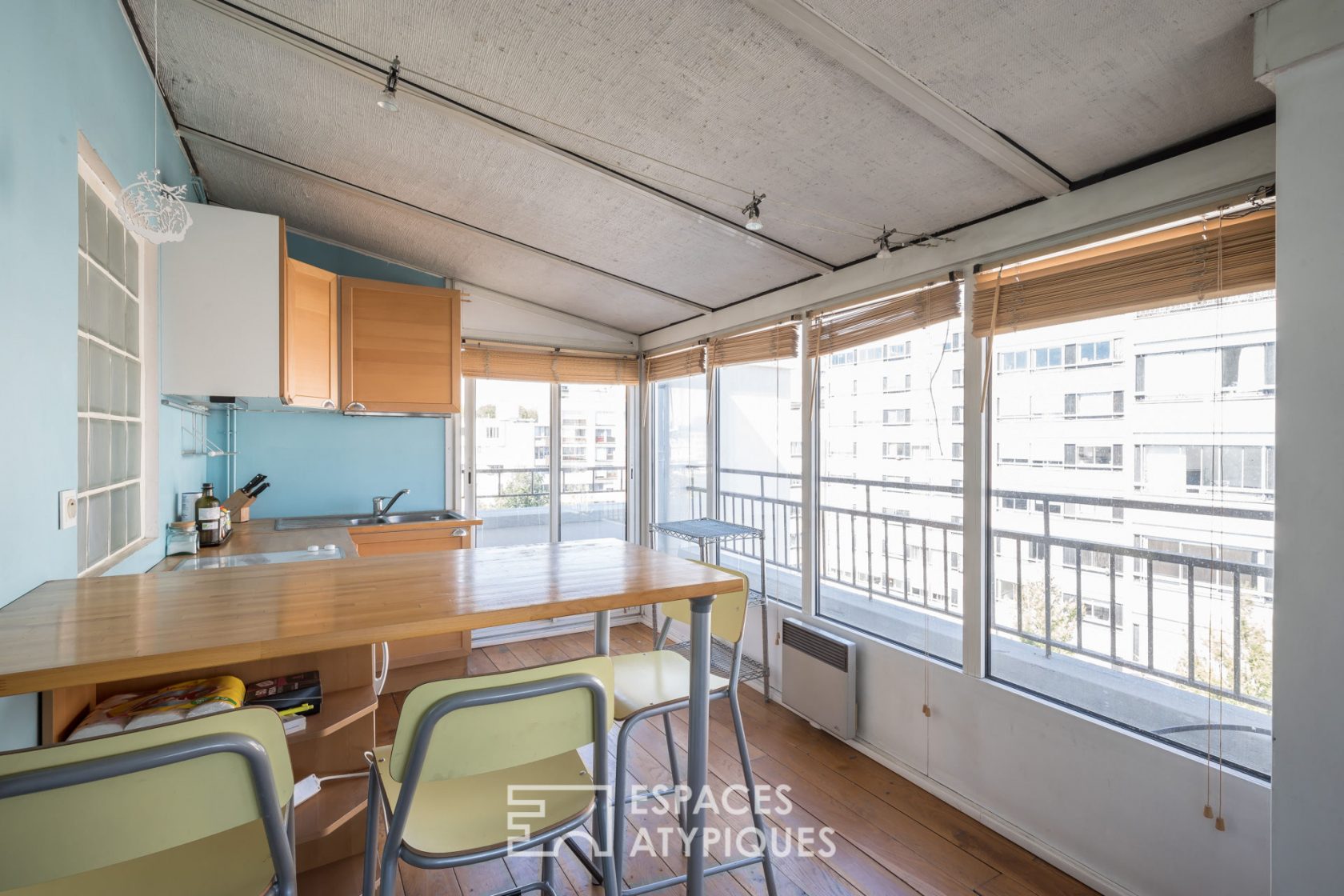 Top floor duplex with terrace and view