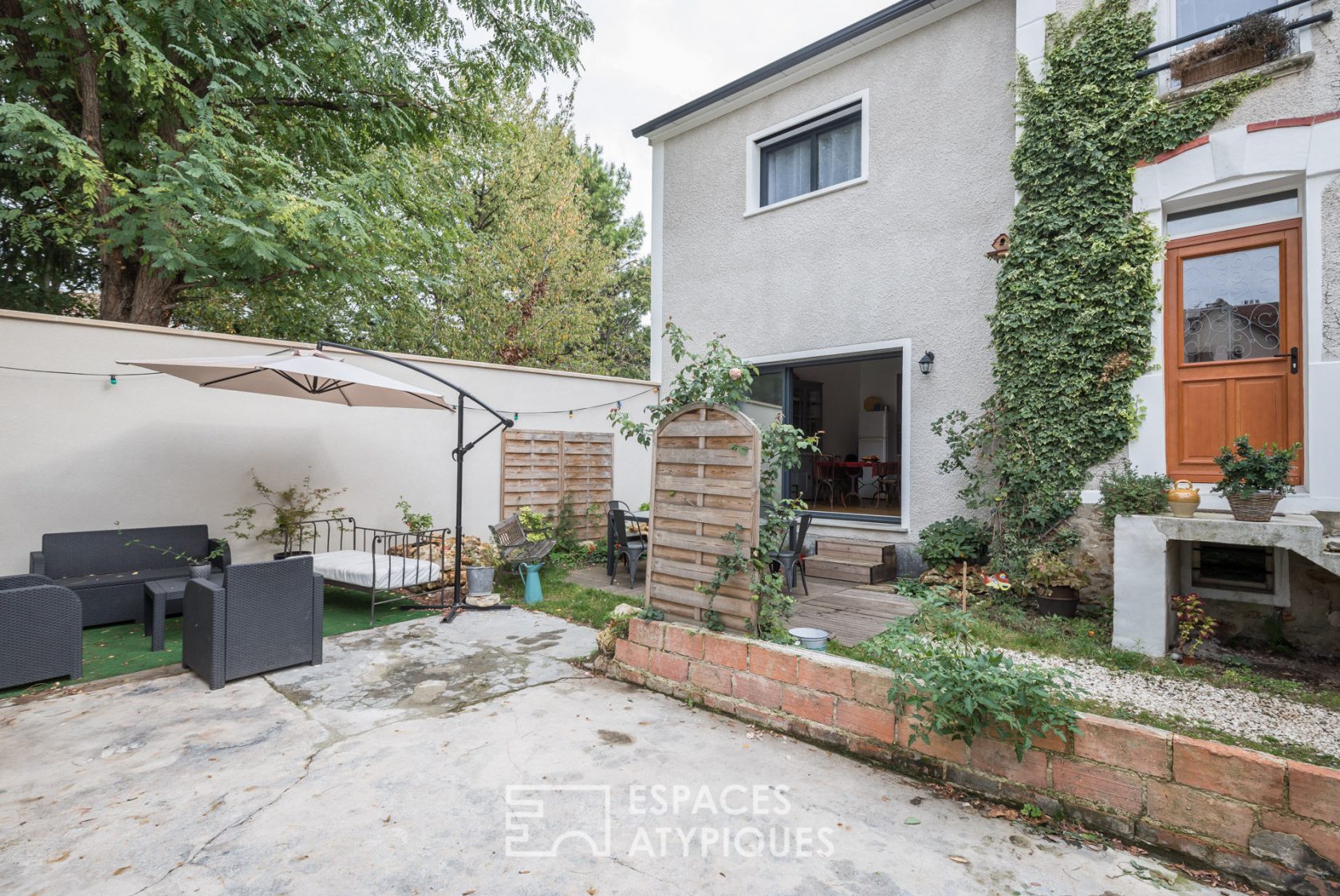 Maison avec jardin et extension contemporaine