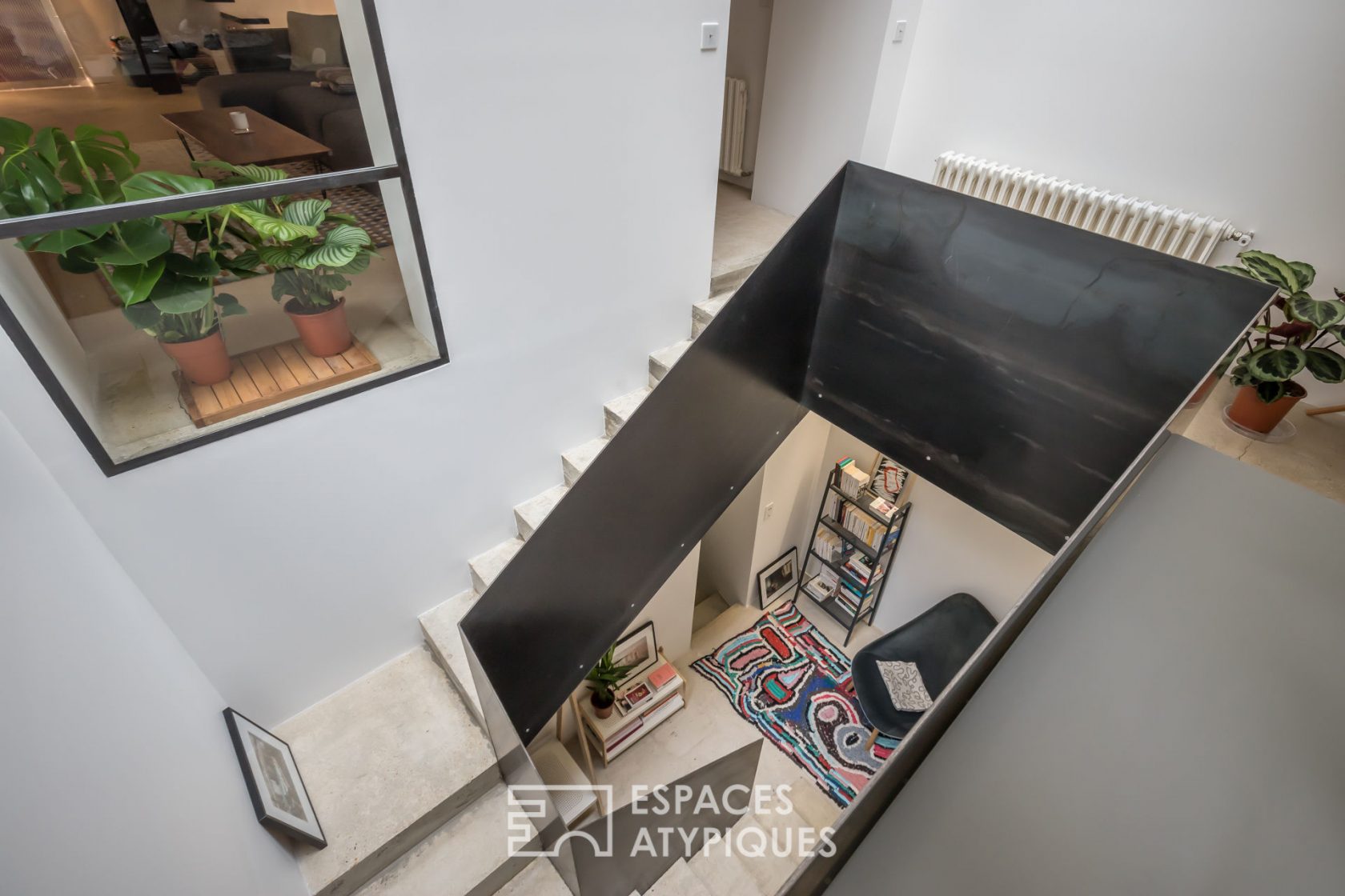 Loft contemporain avec cour