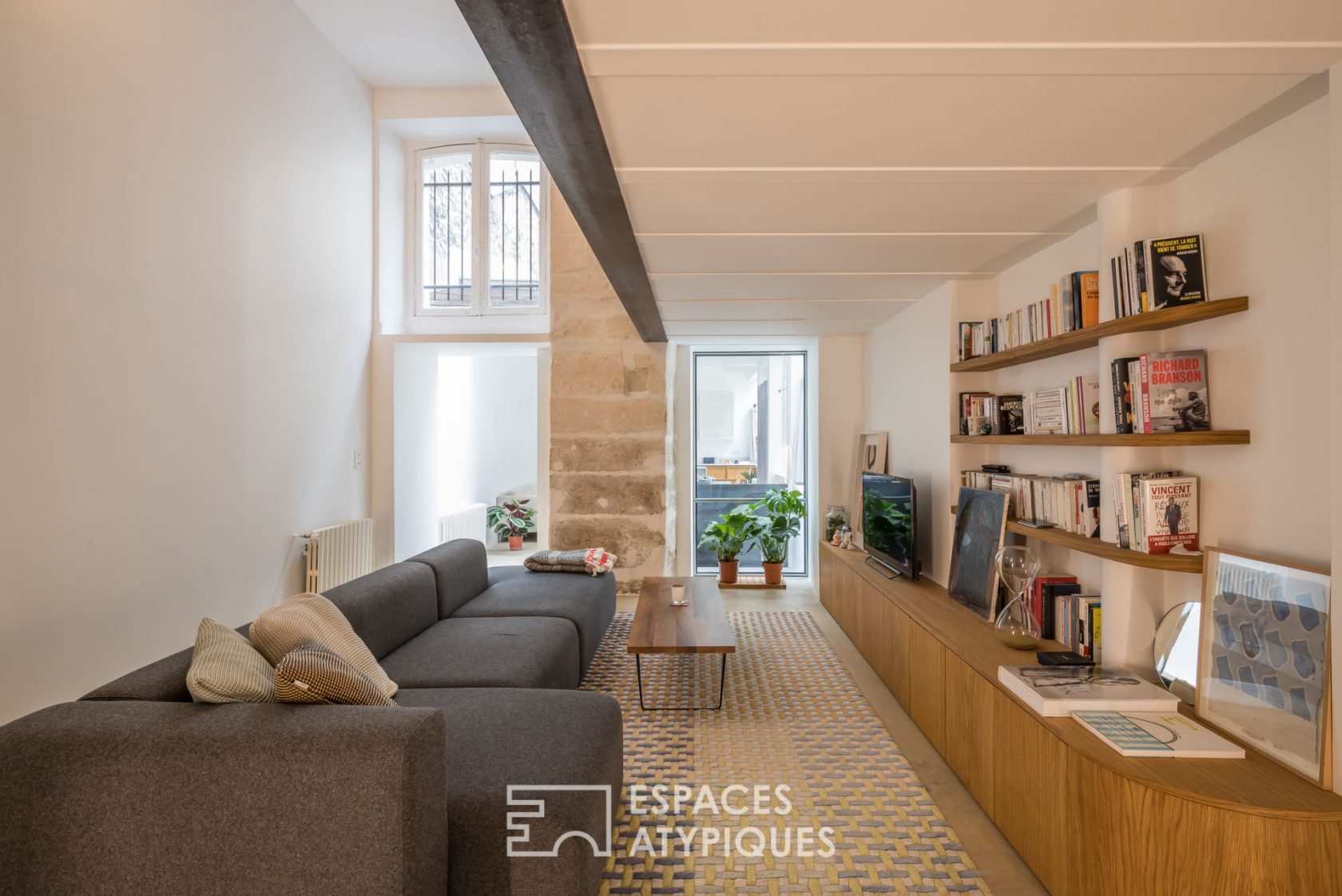 Loft contemporain avec cour