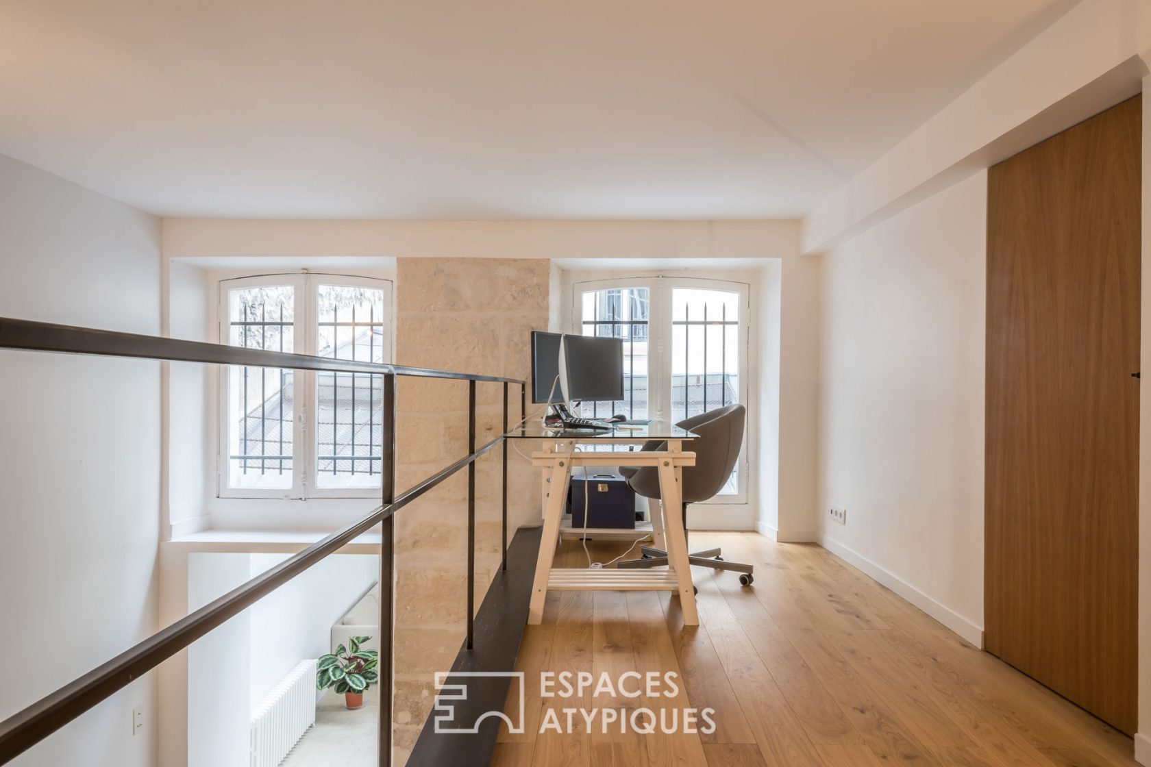 Loft contemporain avec cour