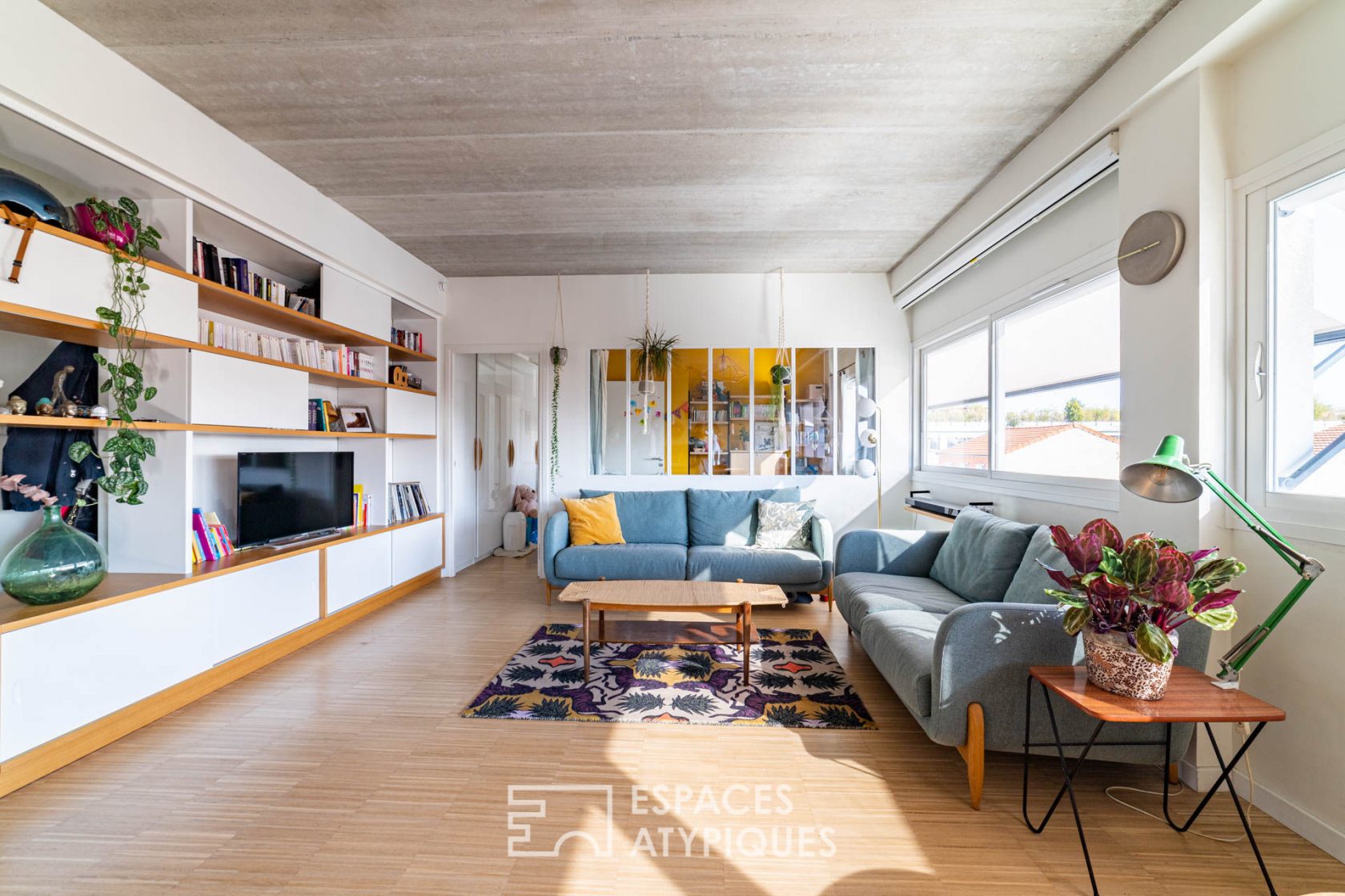 Contemporary top floor apartment