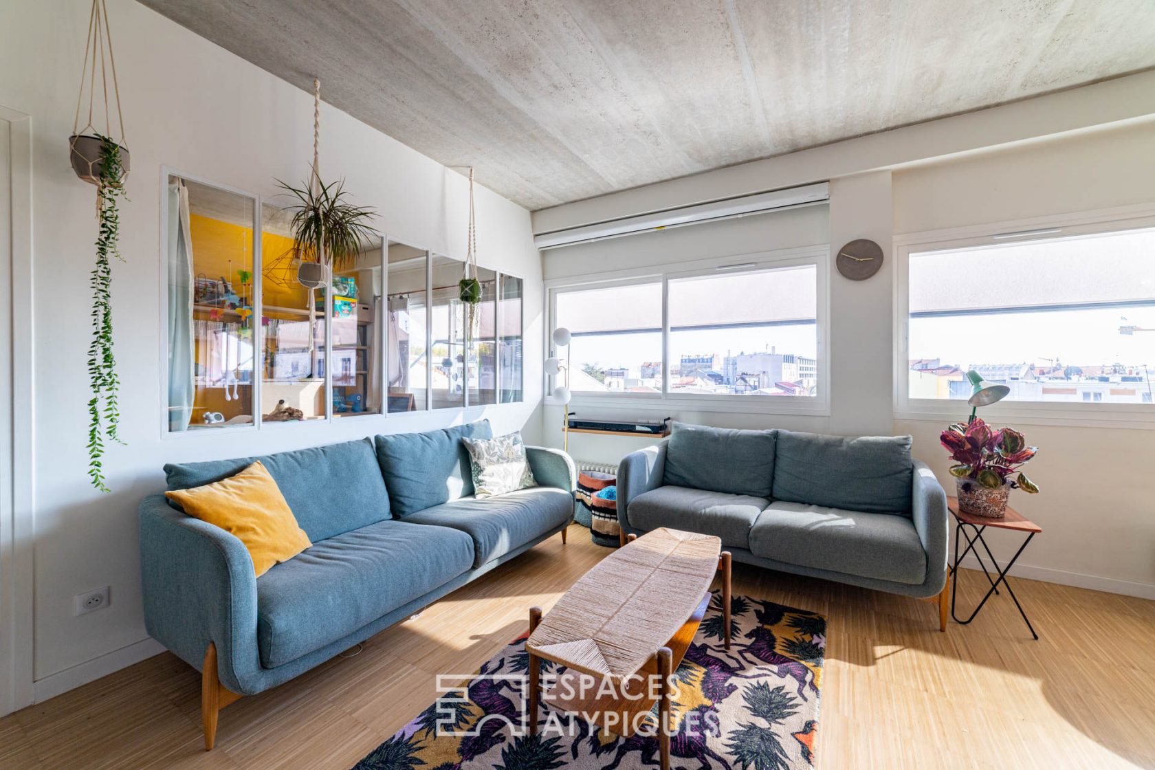 Contemporary top floor apartment