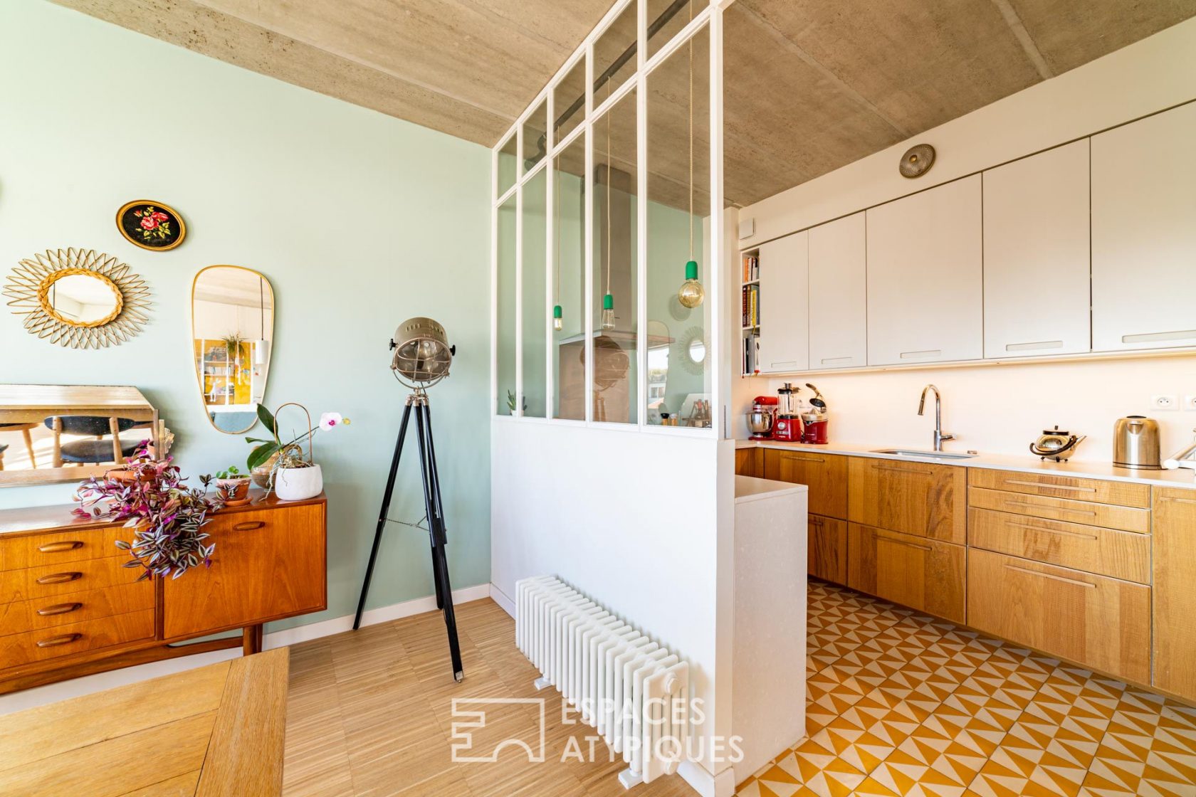 Contemporary top floor apartment