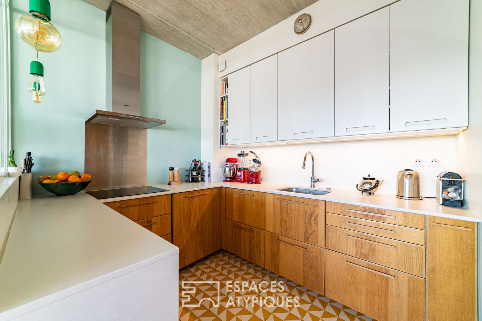 Contemporary top floor apartment