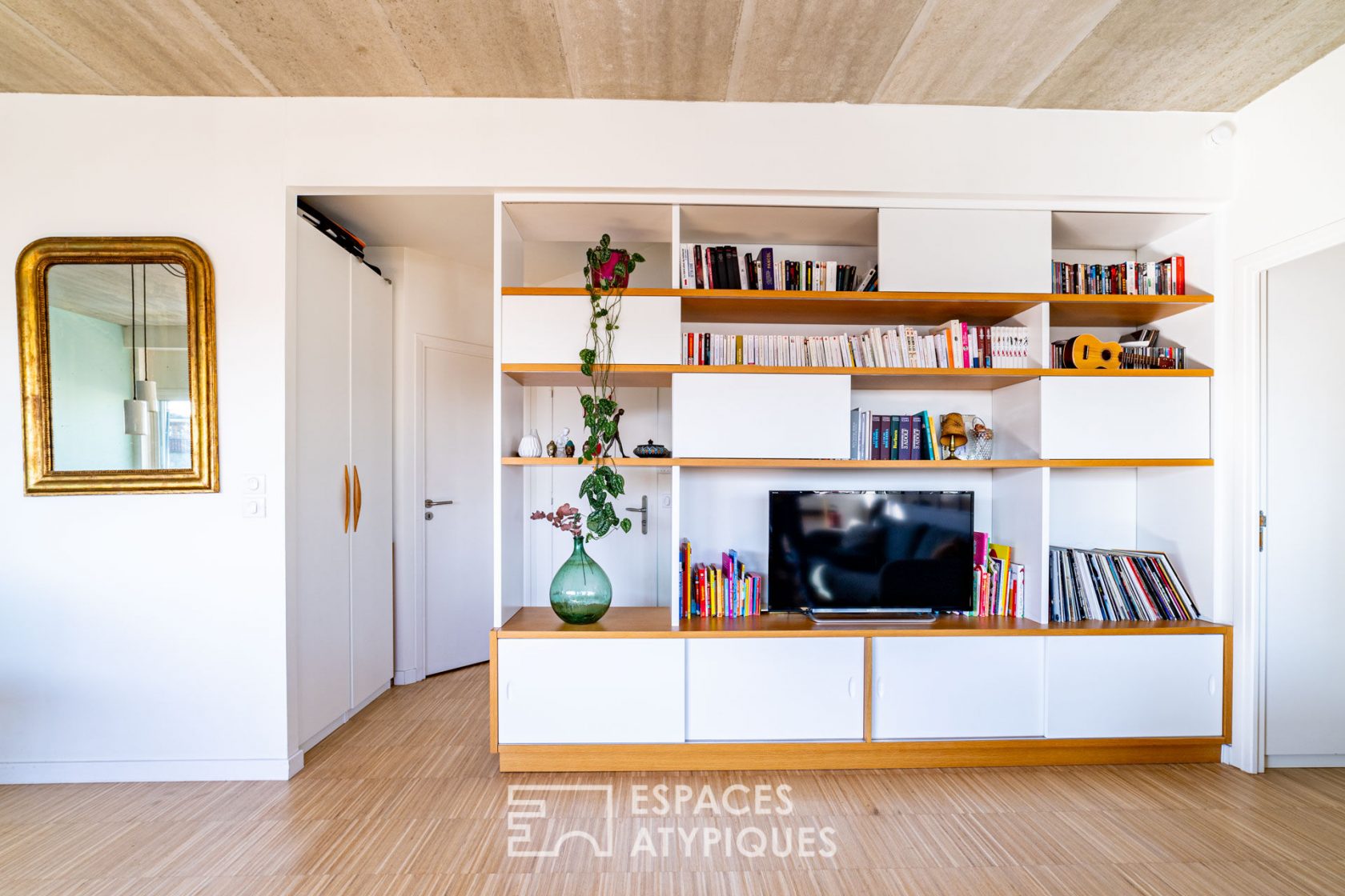 Contemporary top floor apartment