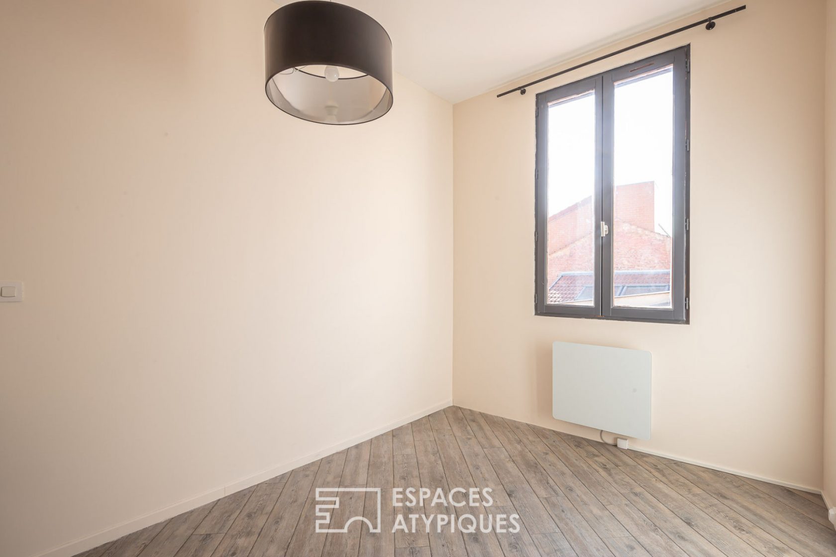 Loft house with terrace and workshop