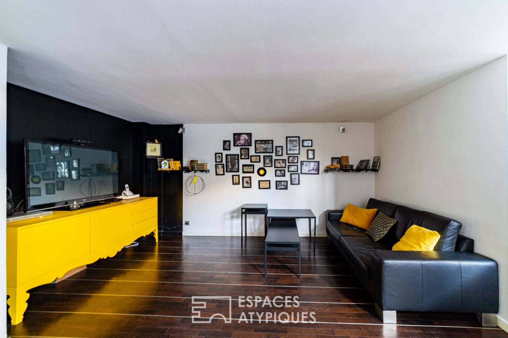 Loft with house-style patio