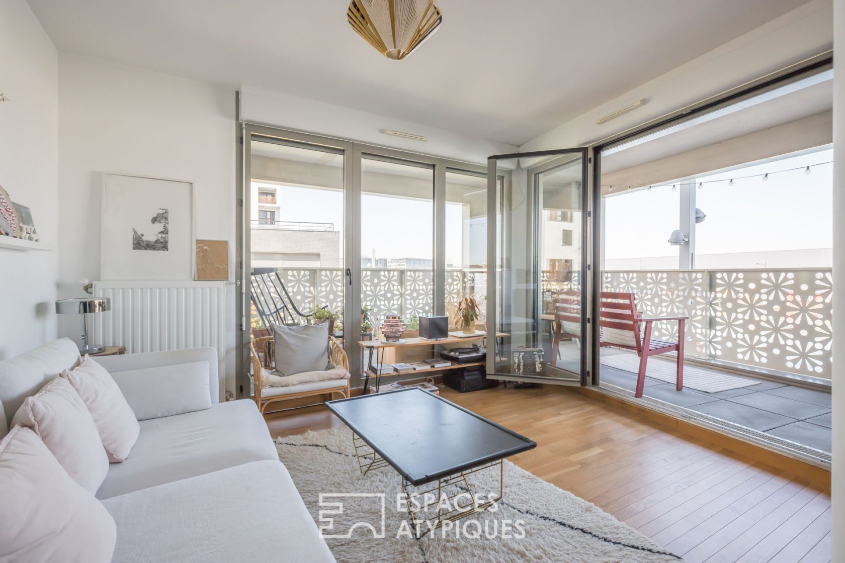Apartment with terrace at Newport