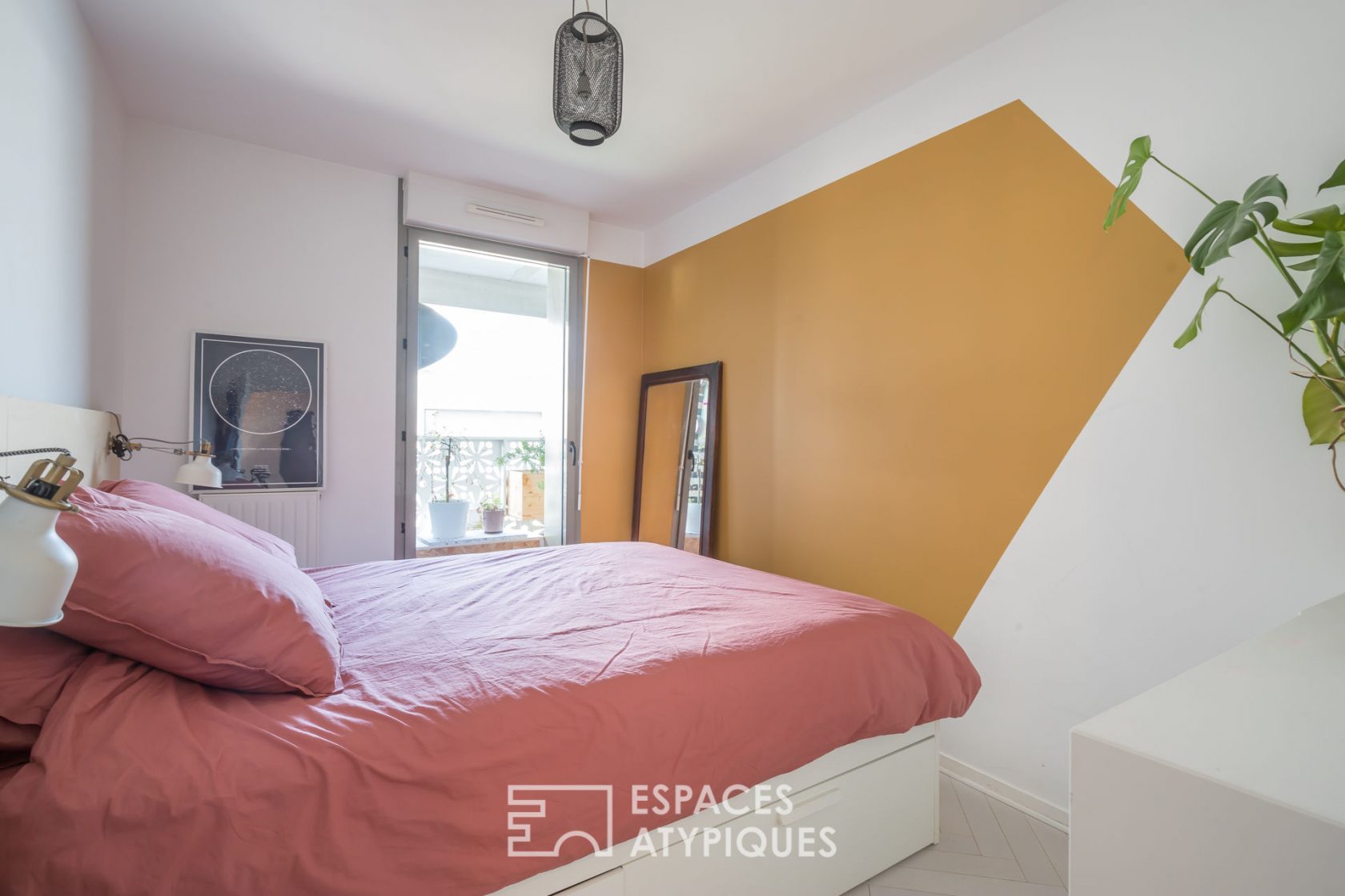 Apartment with terrace at Newport