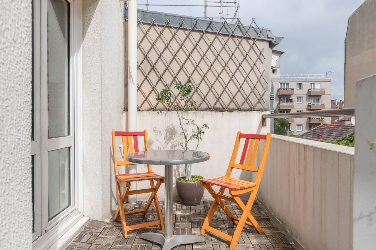 Duplex with terrace