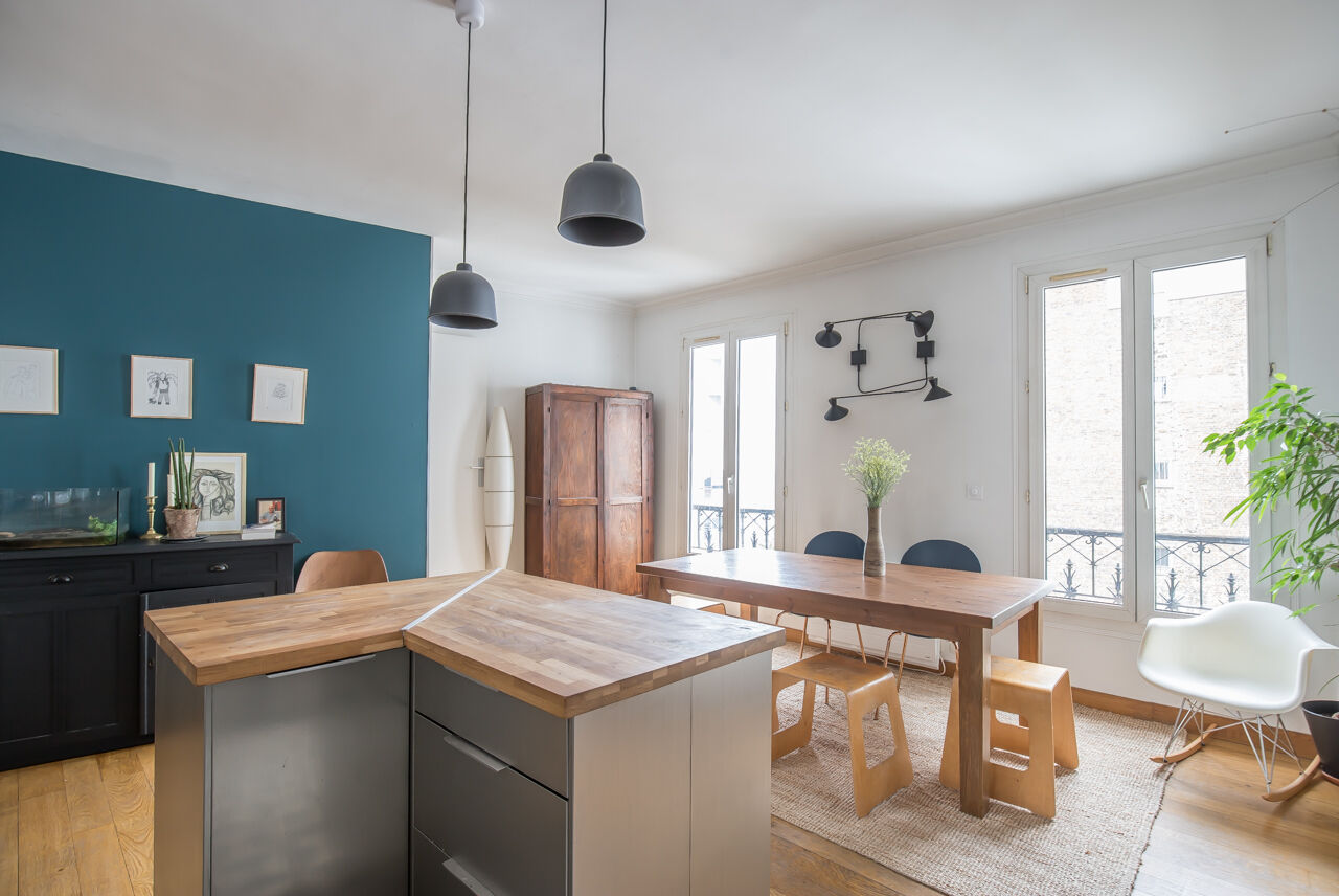 Contemporary top floor duplex