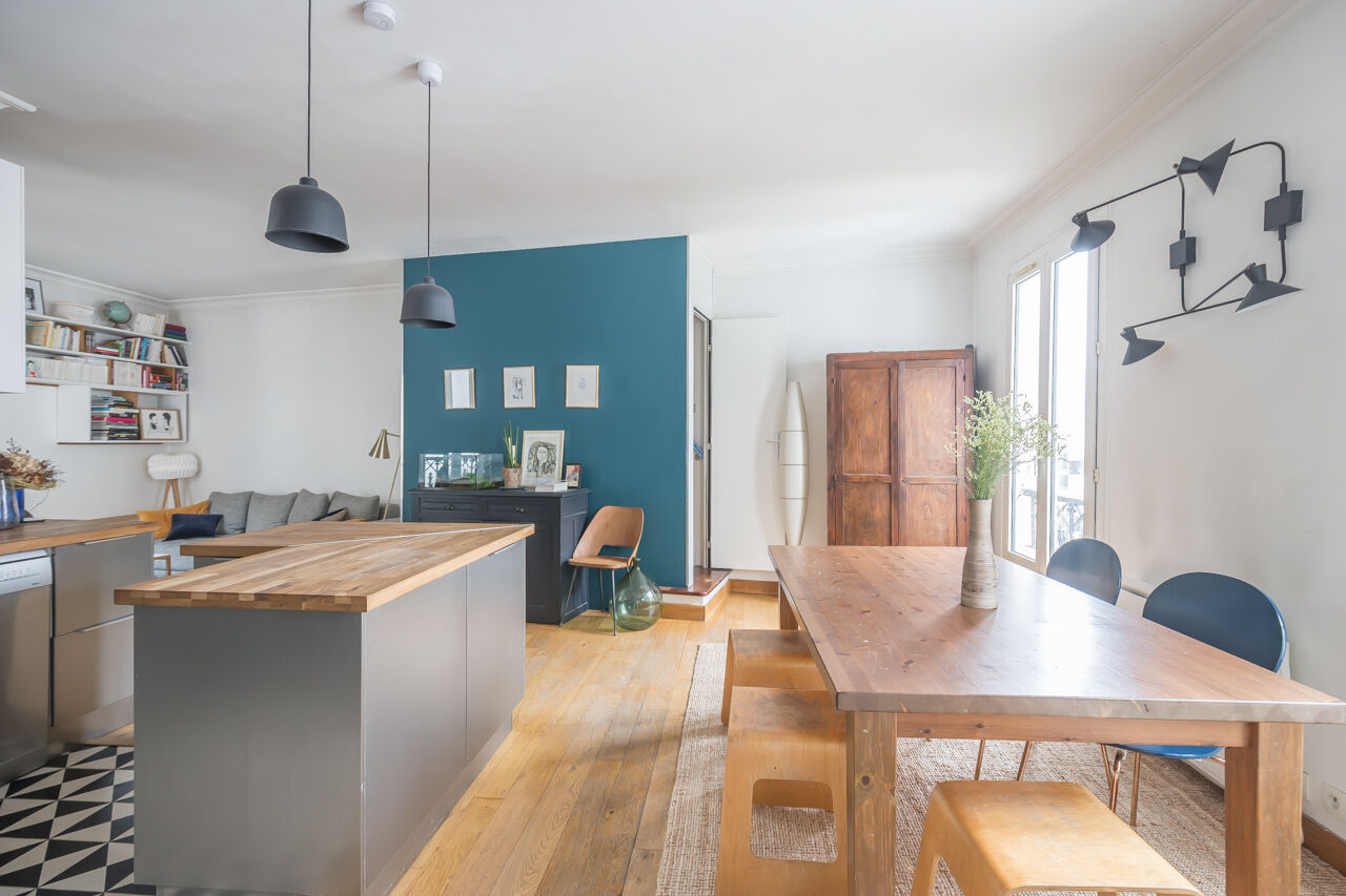 Contemporary top floor duplex