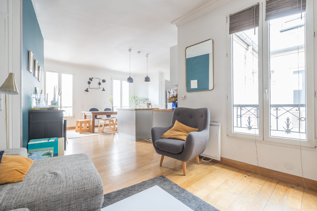 Contemporary top floor duplex