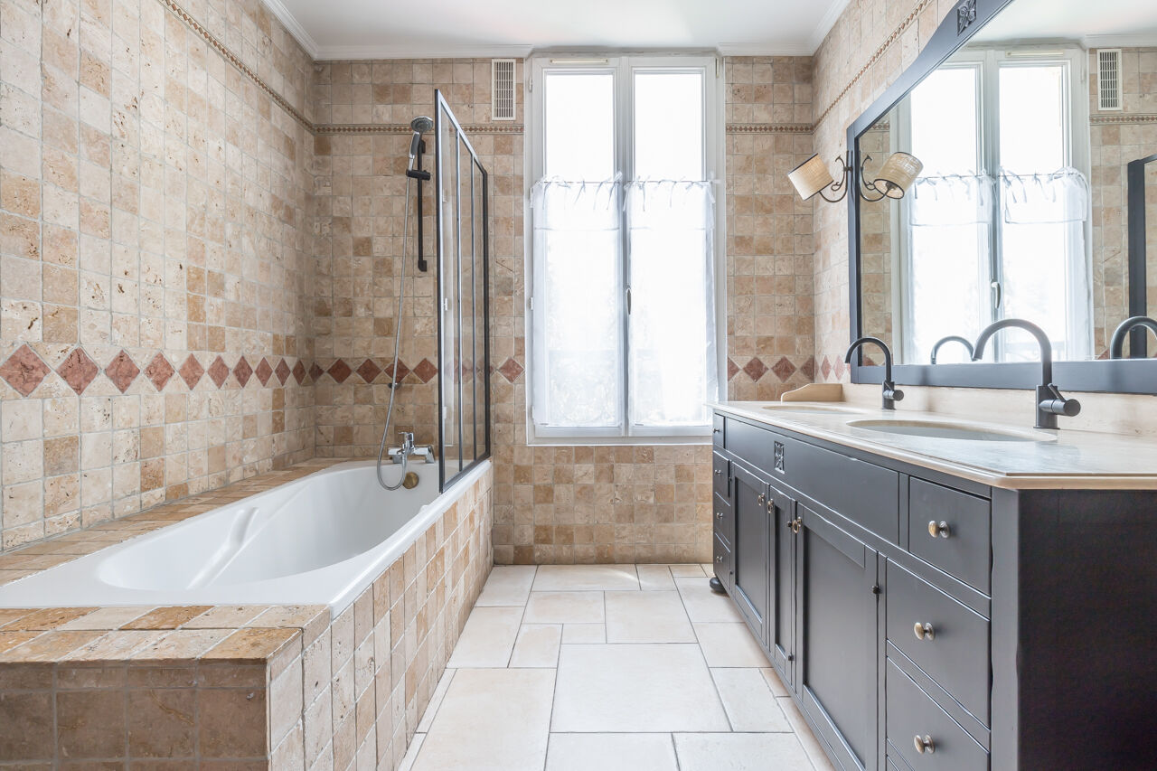 Charming triplex with view and garden