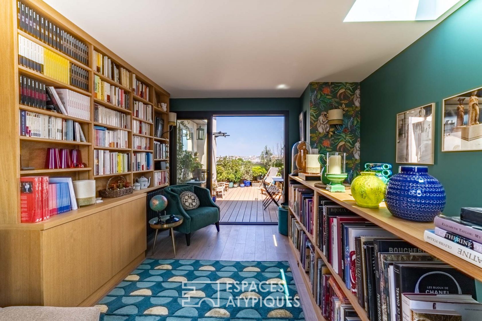 Triplex on top floor and terrace with view
