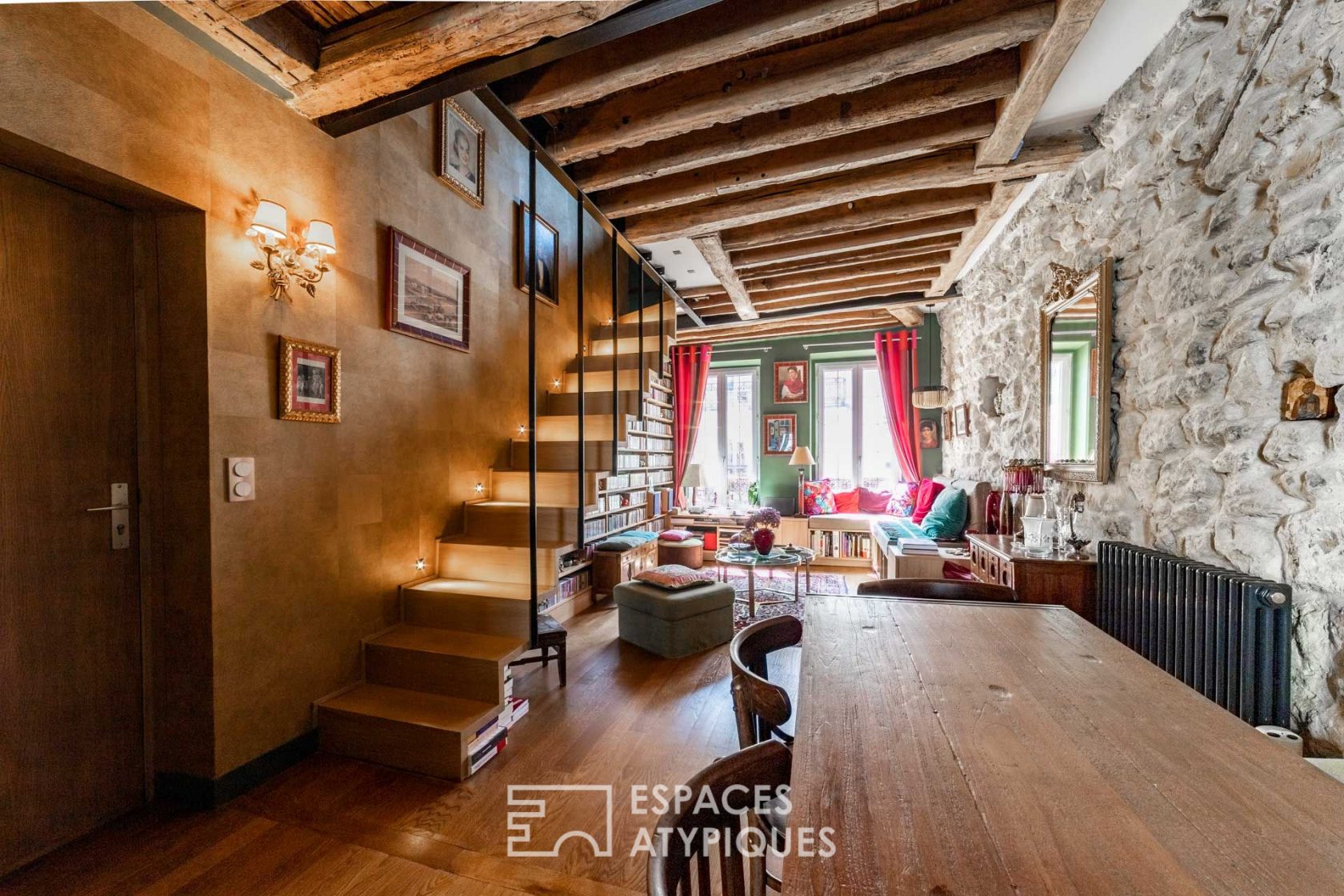Triplex on top floor and terrace with view