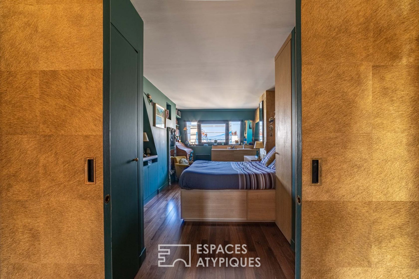 Triplex on top floor and terrace with view