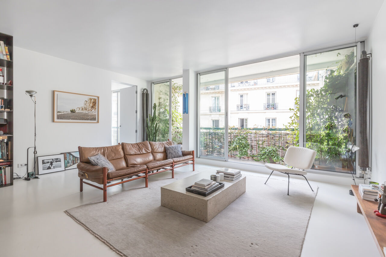 Architect apartment with balcony / terrace