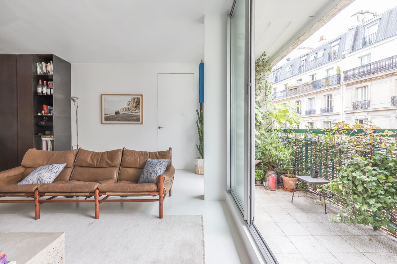 Architect apartment with balcony / terrace