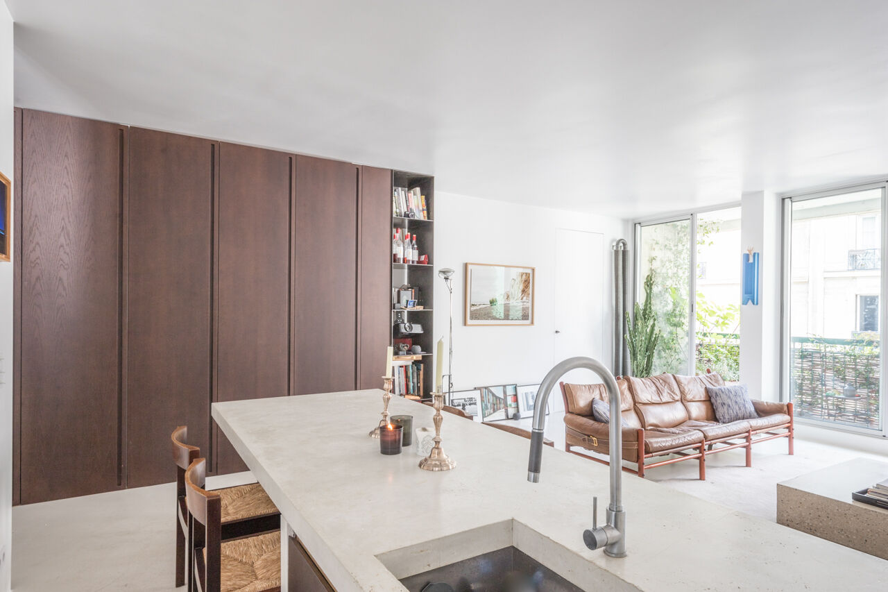 Architect apartment with balcony / terrace