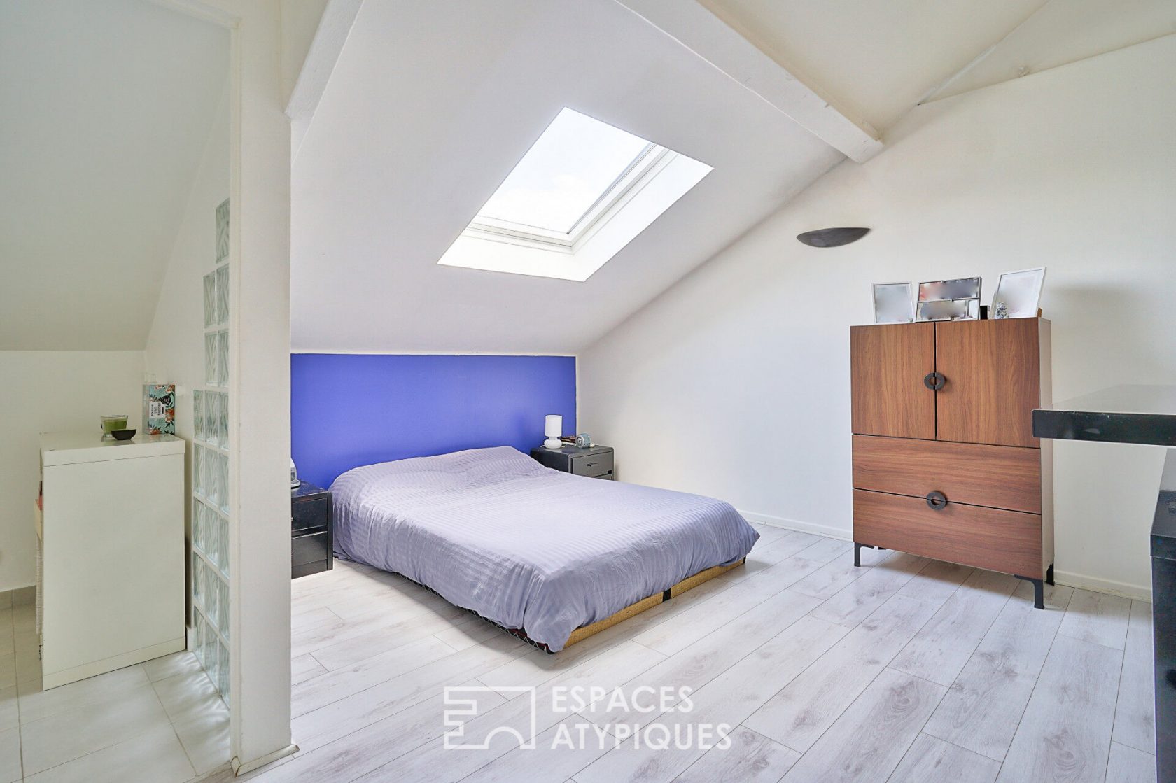 Triplex with terrace in a former convent