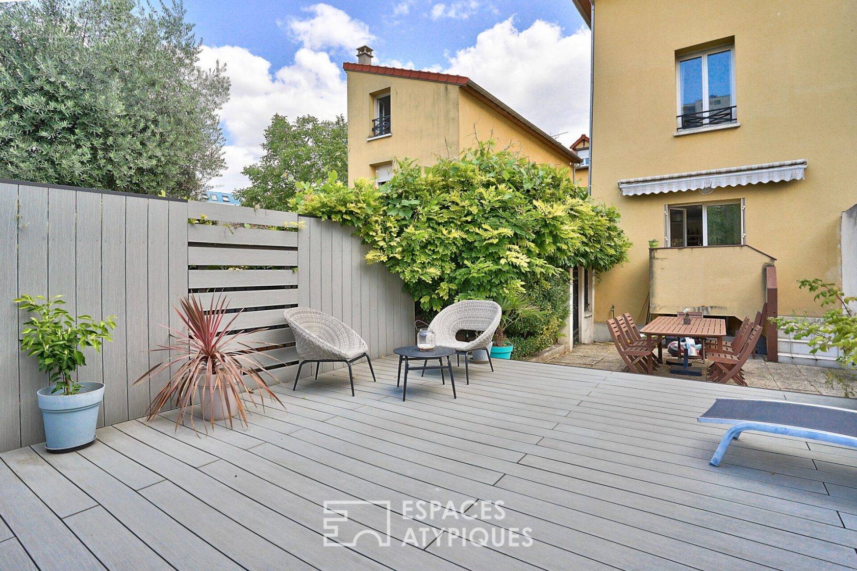 Triplex with terrace in a former convent