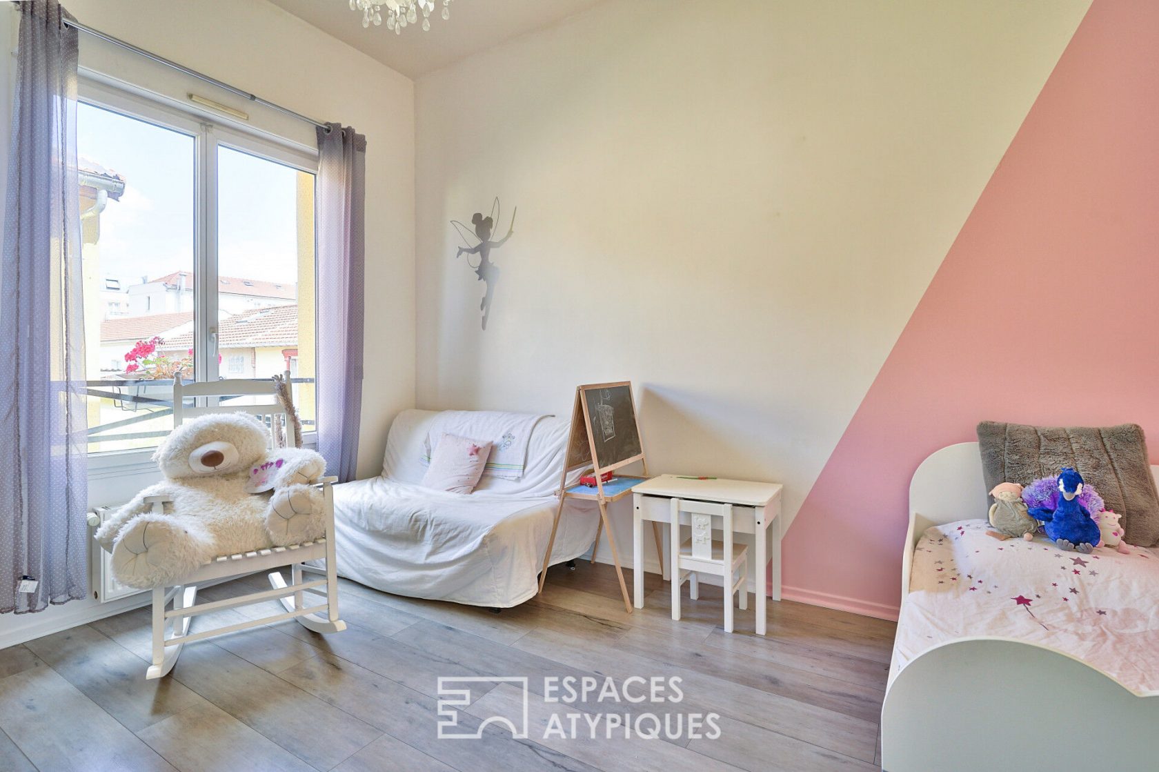 Triplex with terrace in a former convent