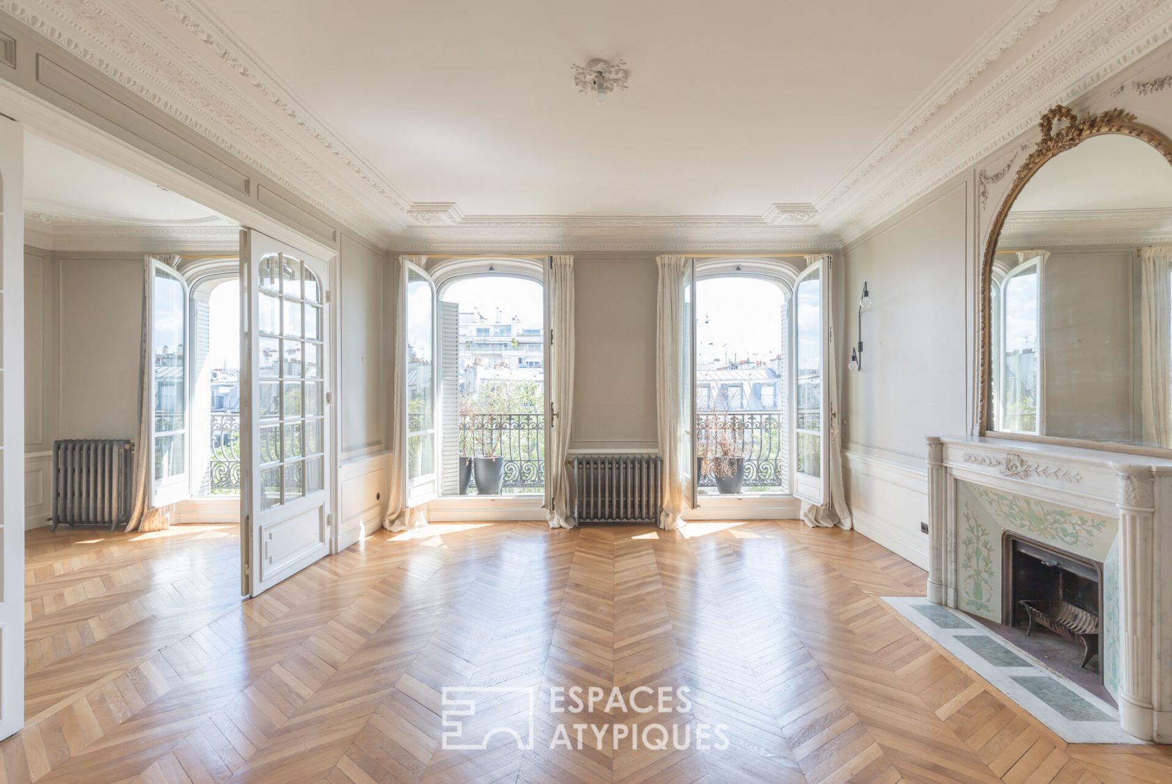 Appartement néo-classique dans le Marais