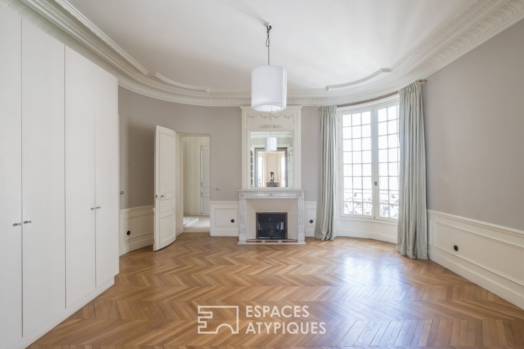 Appartement néo-classique dans le Marais