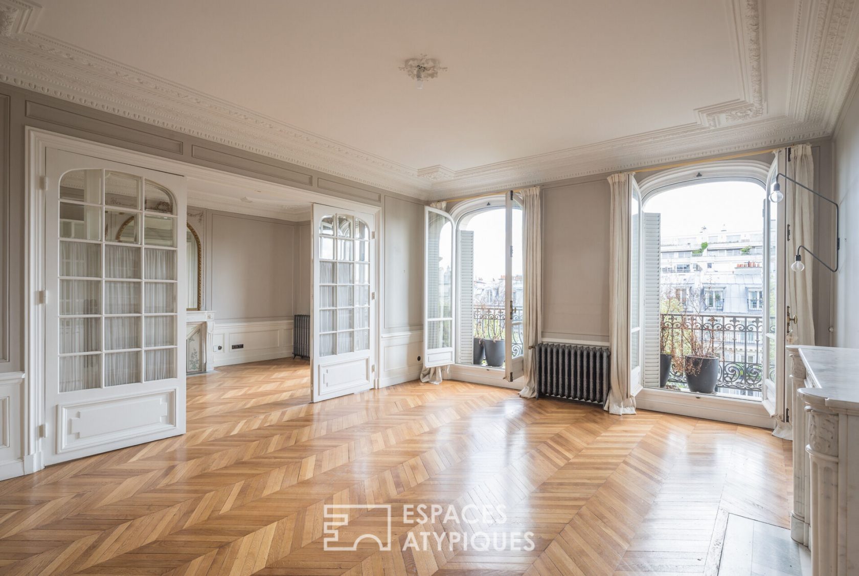 Neoclassical apartment in the Marais