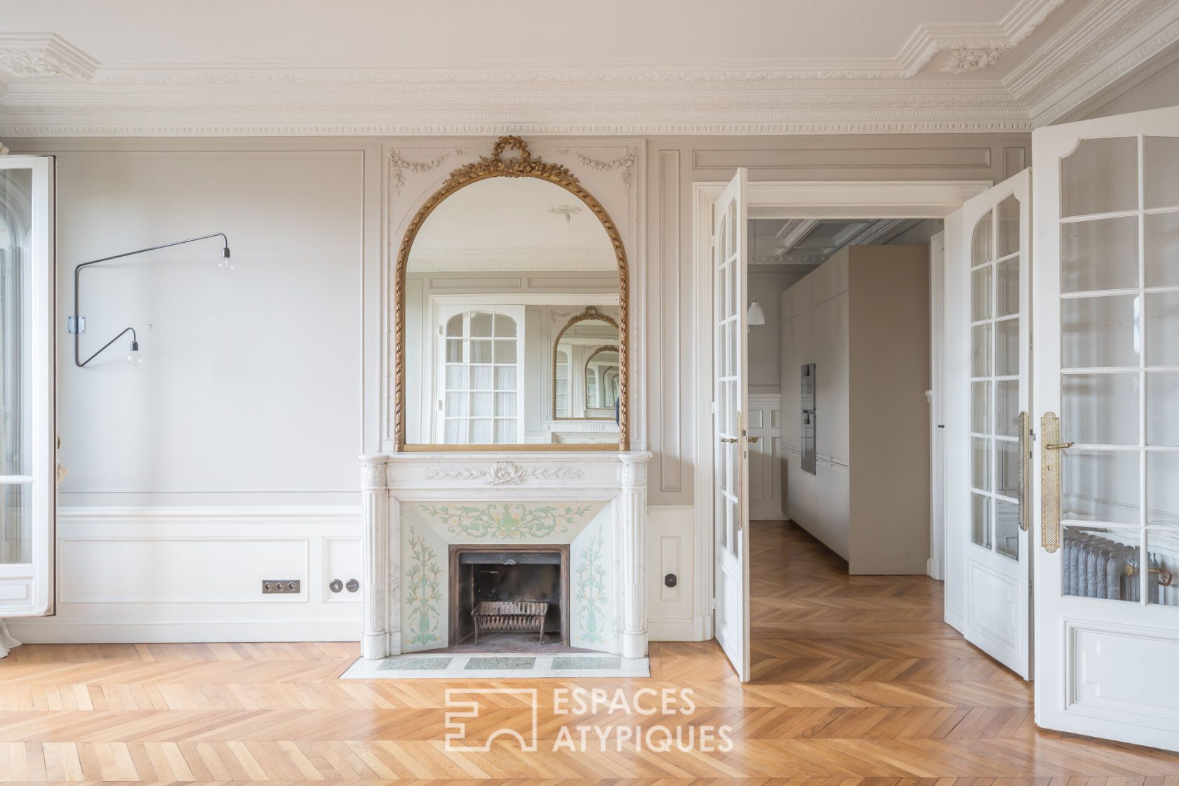 Neoclassical apartment in the Marais