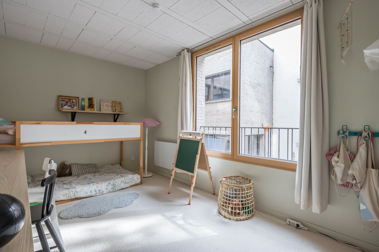 Maison d’architecte avec cour et terrasses