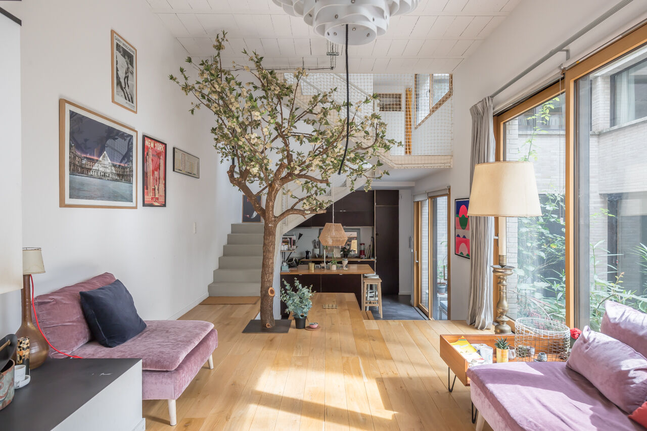 Maison d’architecte avec cour et terrasses