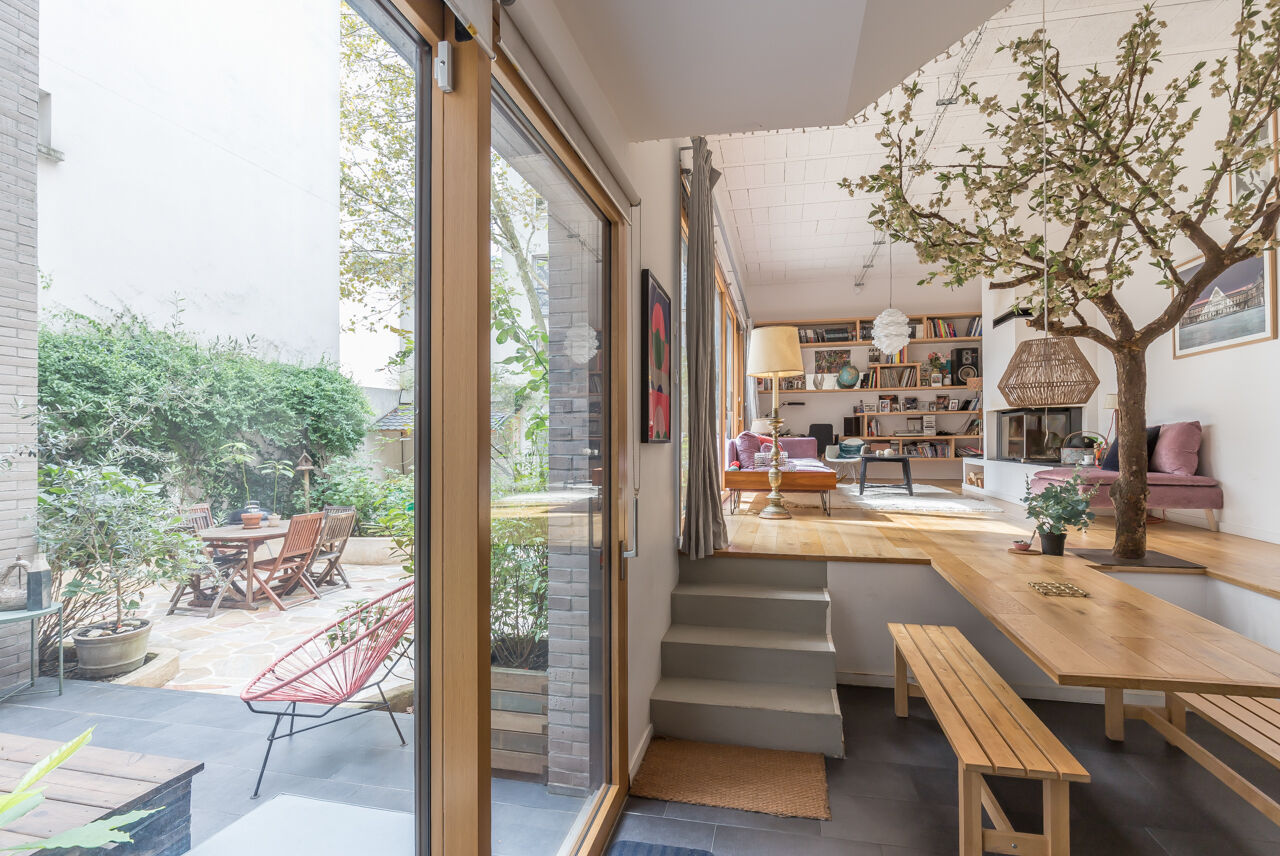 Maison d’architecte avec cour et terrasses