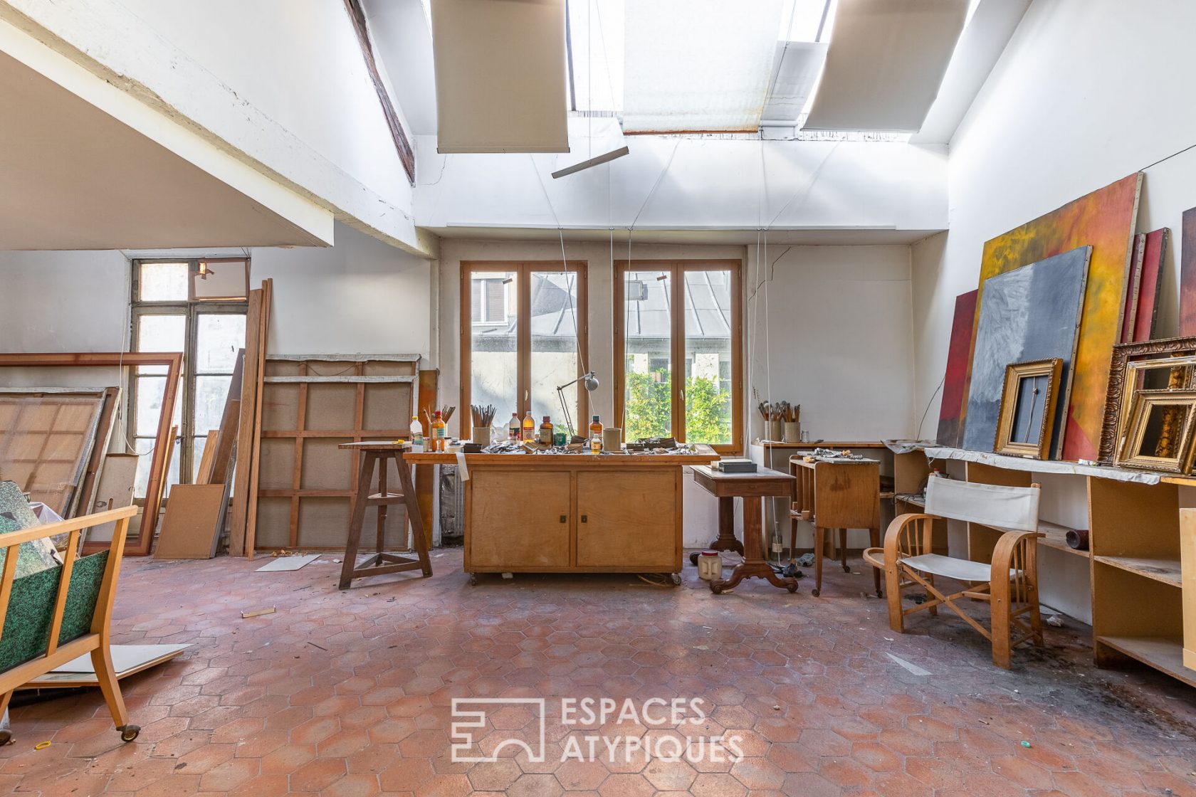 Ancien atelier d’artiste en derniers étages à réinventer